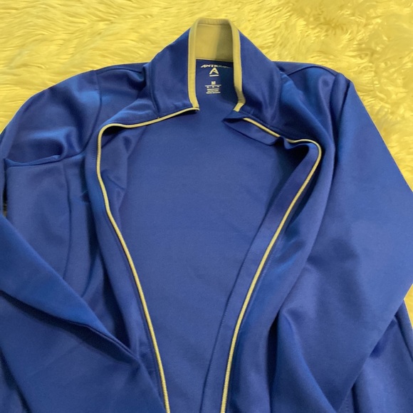 ANTIGUA Women Jacket beautiful blue color with from zipper BNWOT size M - Picture 16 of 16